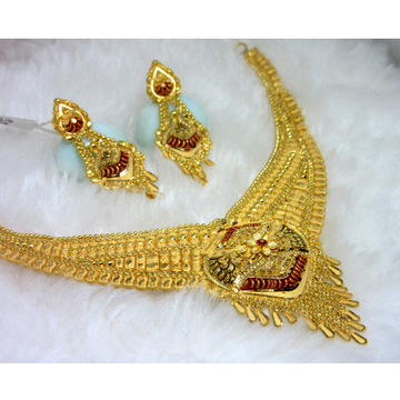 Culcutti broad gold necklace set by 