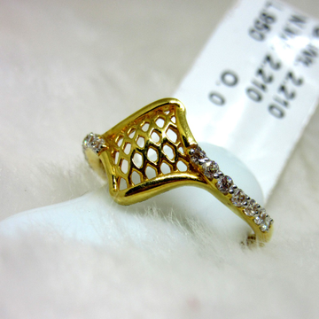Gold delicate rhombus french v split ring by 