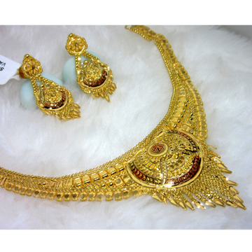 Simple culcutti gold necklace set by 