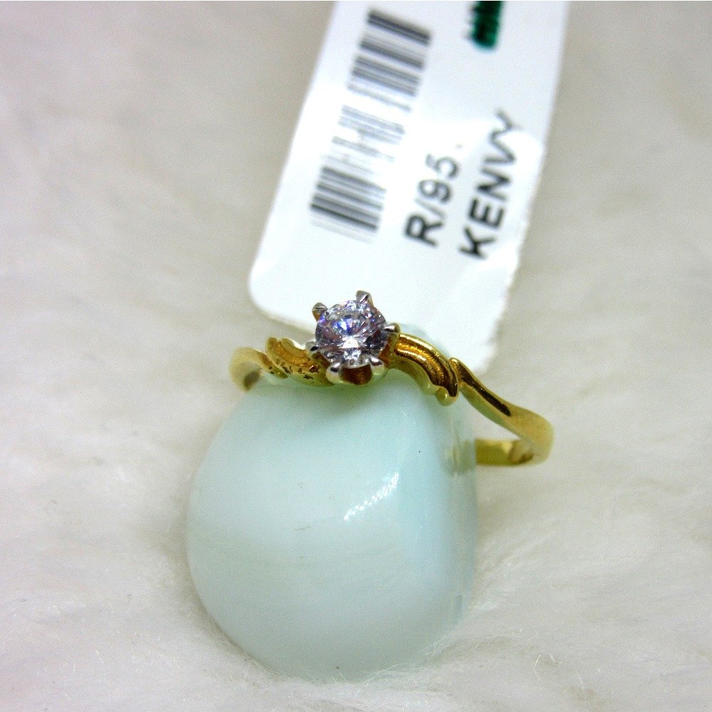 Gold Single Diamond Ring
