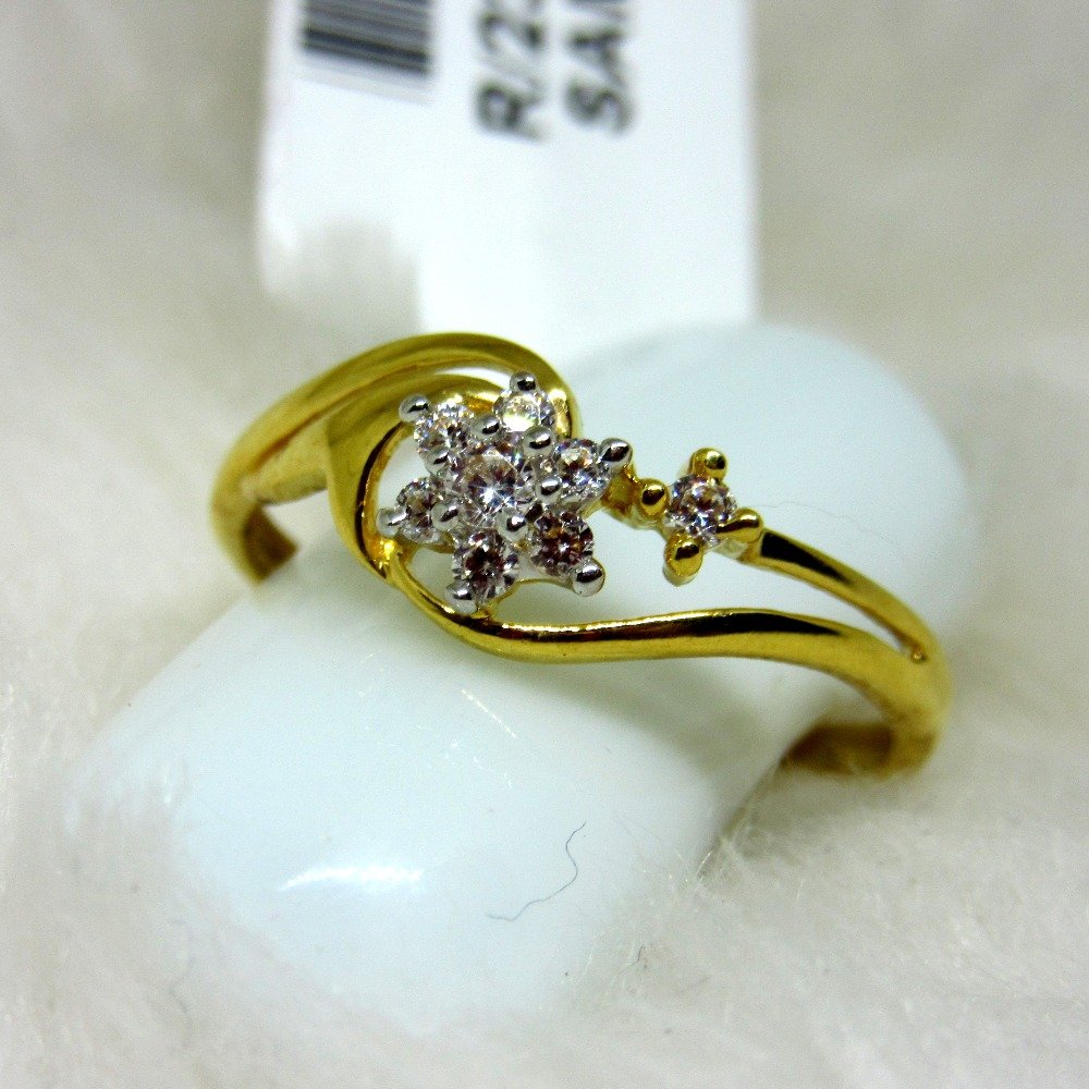 Clustered charming diamond ring