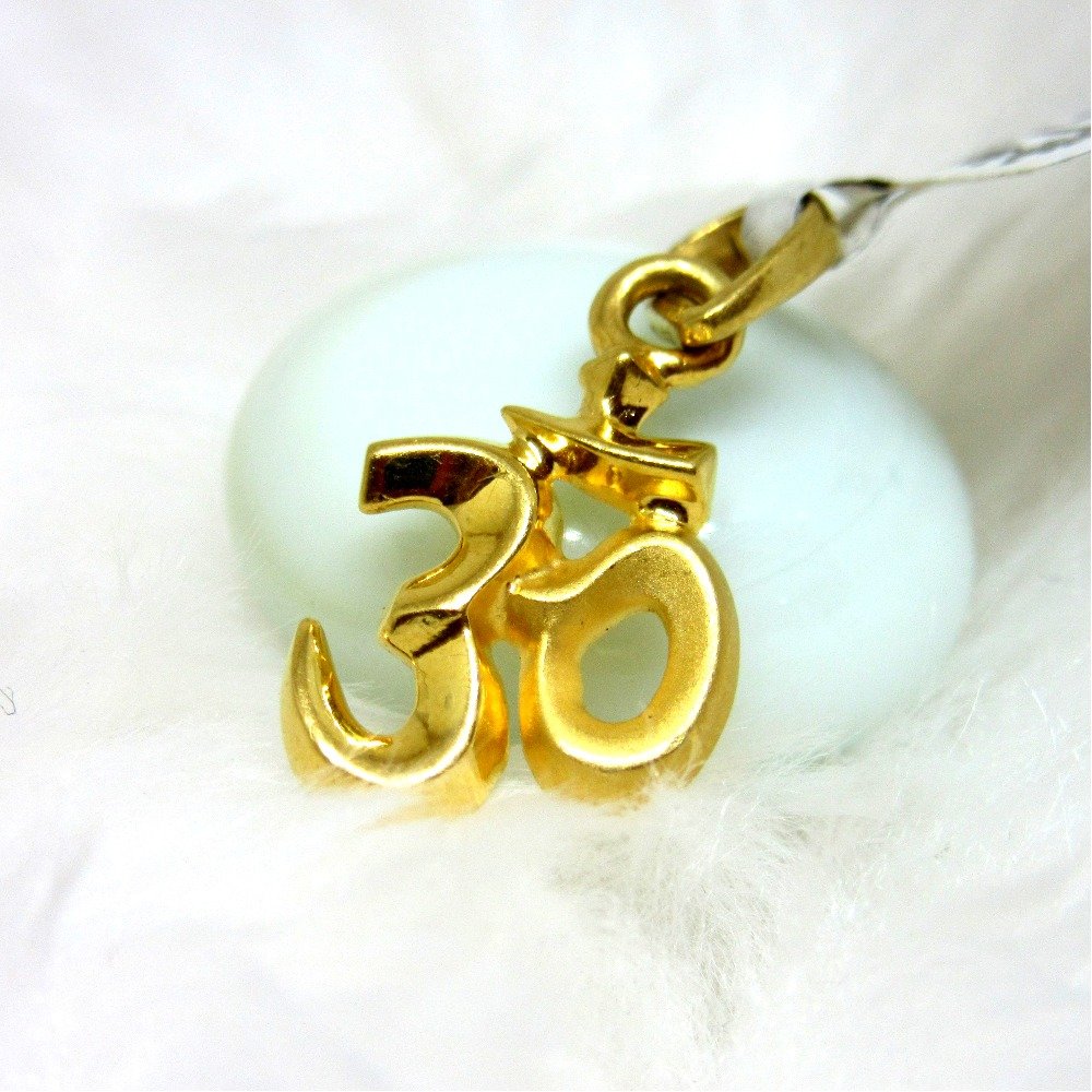 Om logo pendent