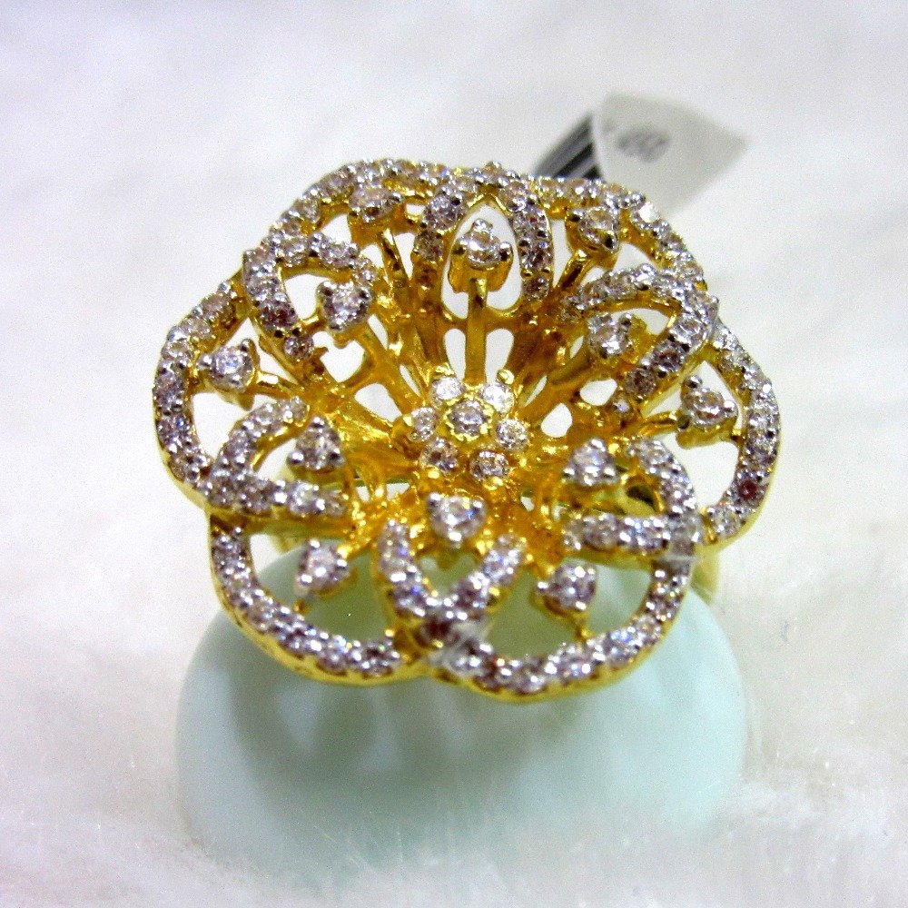 Gold hm916 designer flower diamond ring