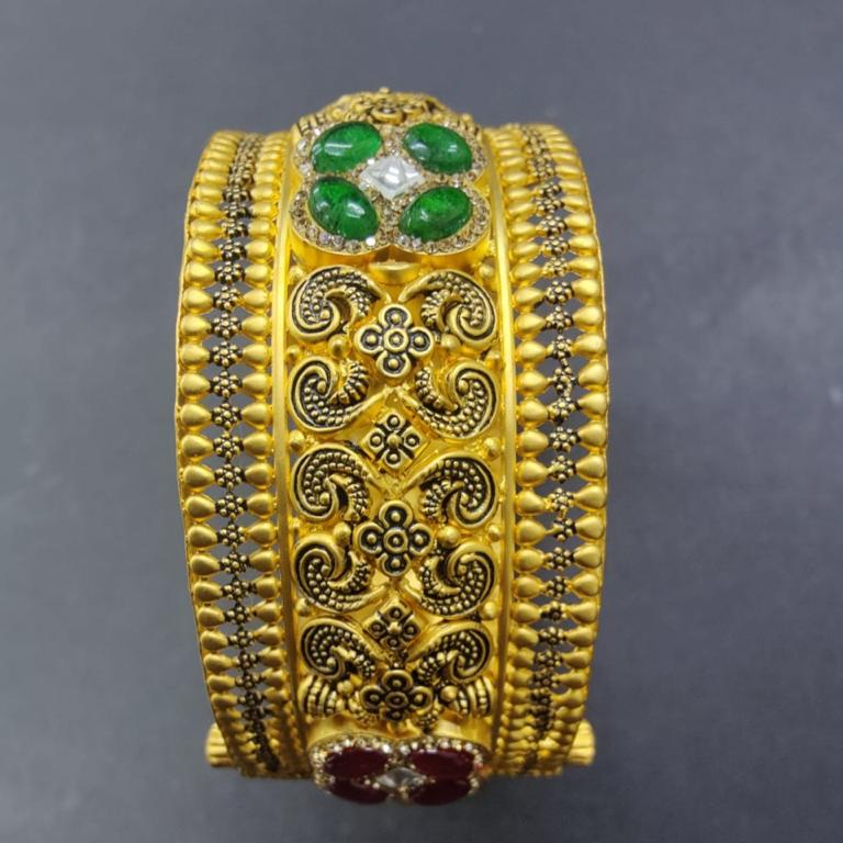 GOLD DESIGNER CLASSIC JADTAR BANGLE