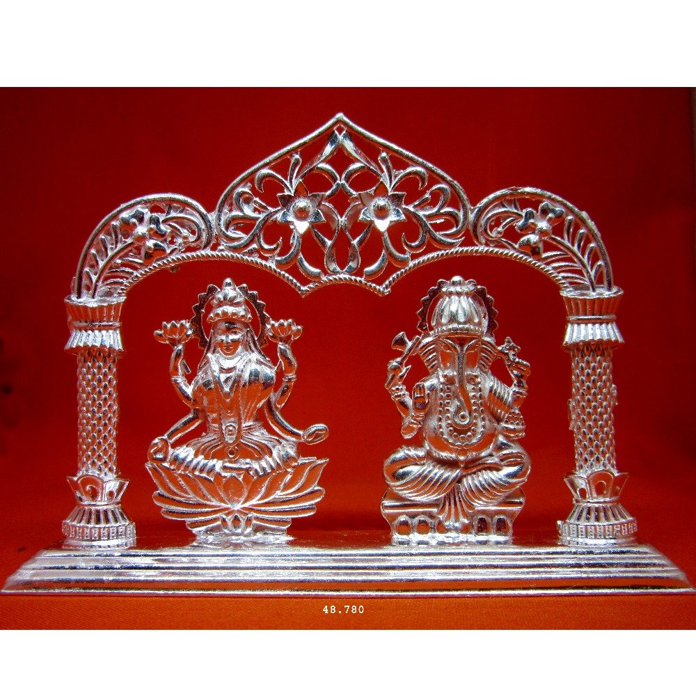 Silver shree lakshmi-gansha murti (statue)