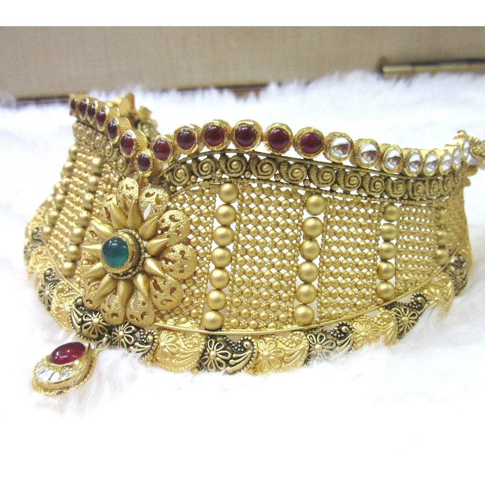 Gold broad jadtar chokker neckwear set