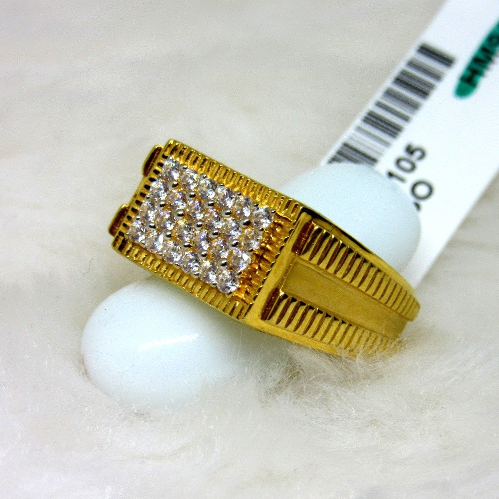 Gold cluster rectangle diamond ring