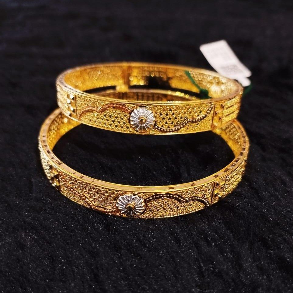 Alternating White and Gold Fancy Link Bracelet, 20cm – Vintage Jewellery  Hoarders