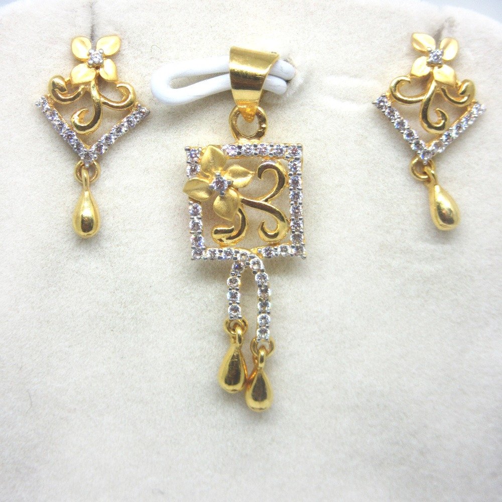 916 Gold Hallmarked pendant set