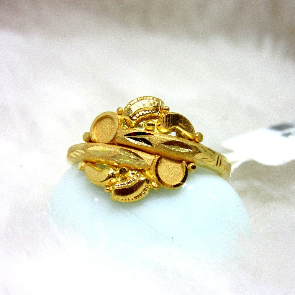 Gold Designer Ladies Ring