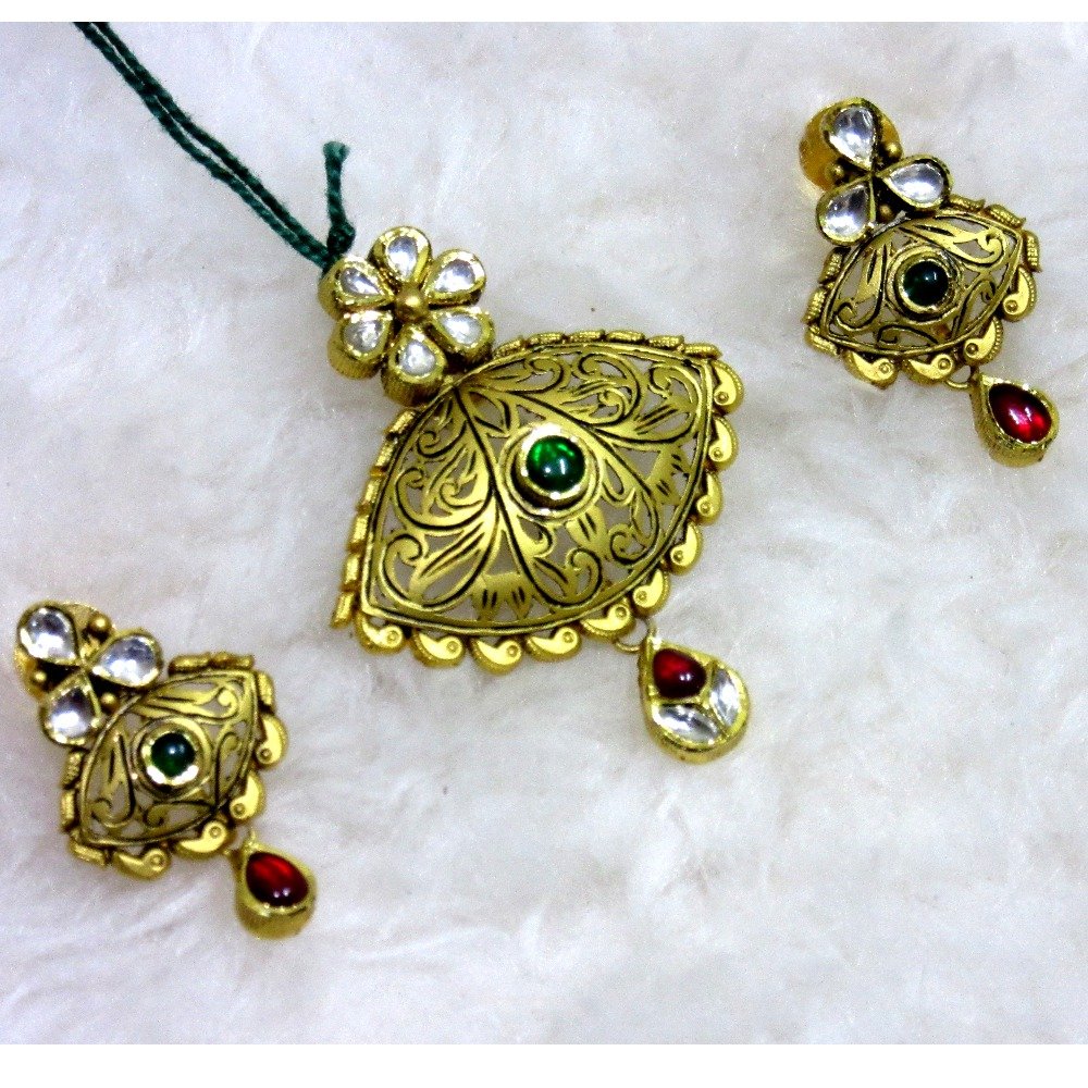 Gold 22k hm916 asymmetrical designer pendent set