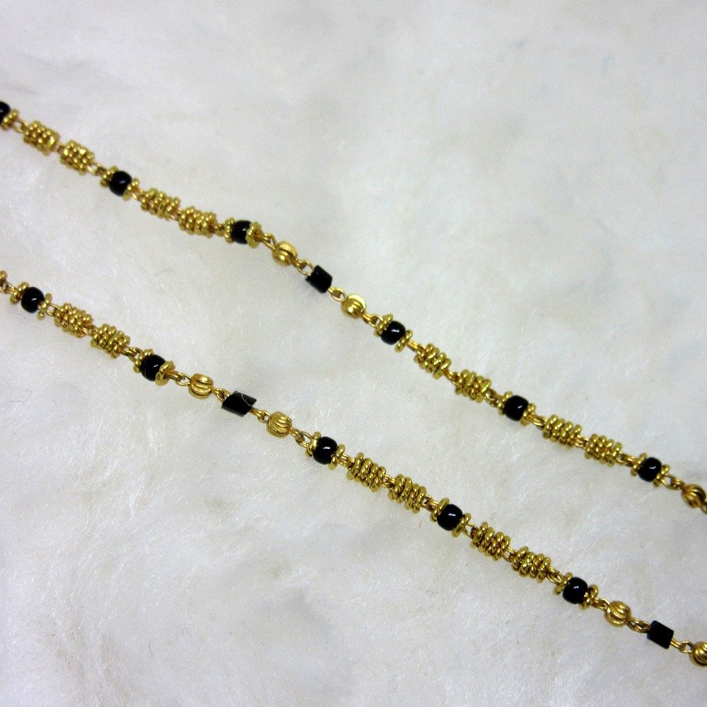 Gold dailywear casual mangalsutra dokiya