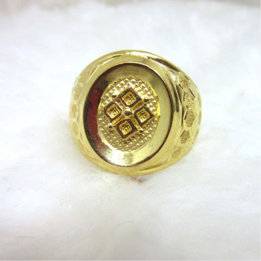 Gold Fancy round ring