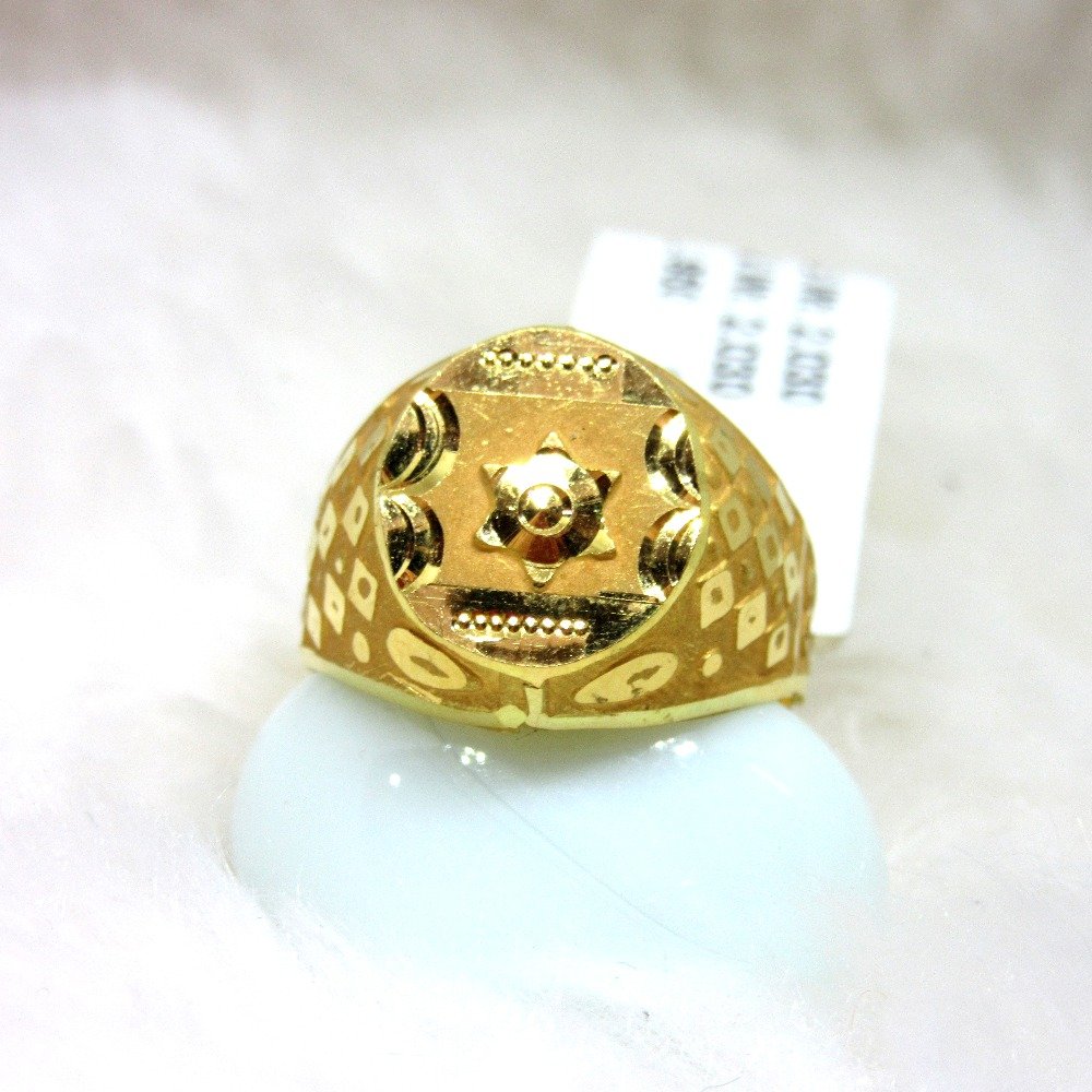 Gold classic gents ring