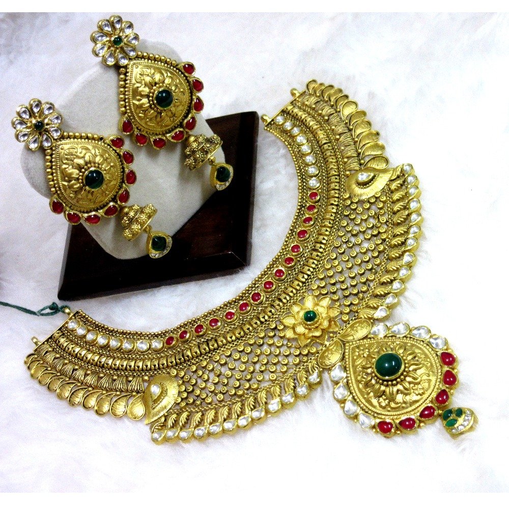 22k gold jadtar bridal set