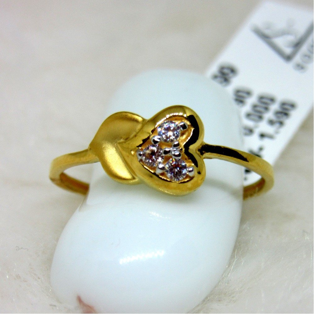 Gold lite weight heart ring