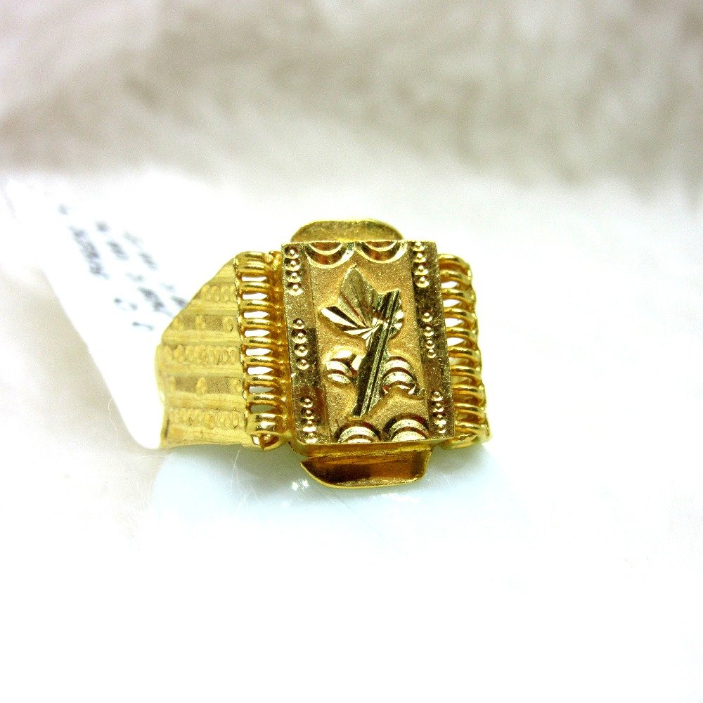 Gold DailyWear Gents Ring