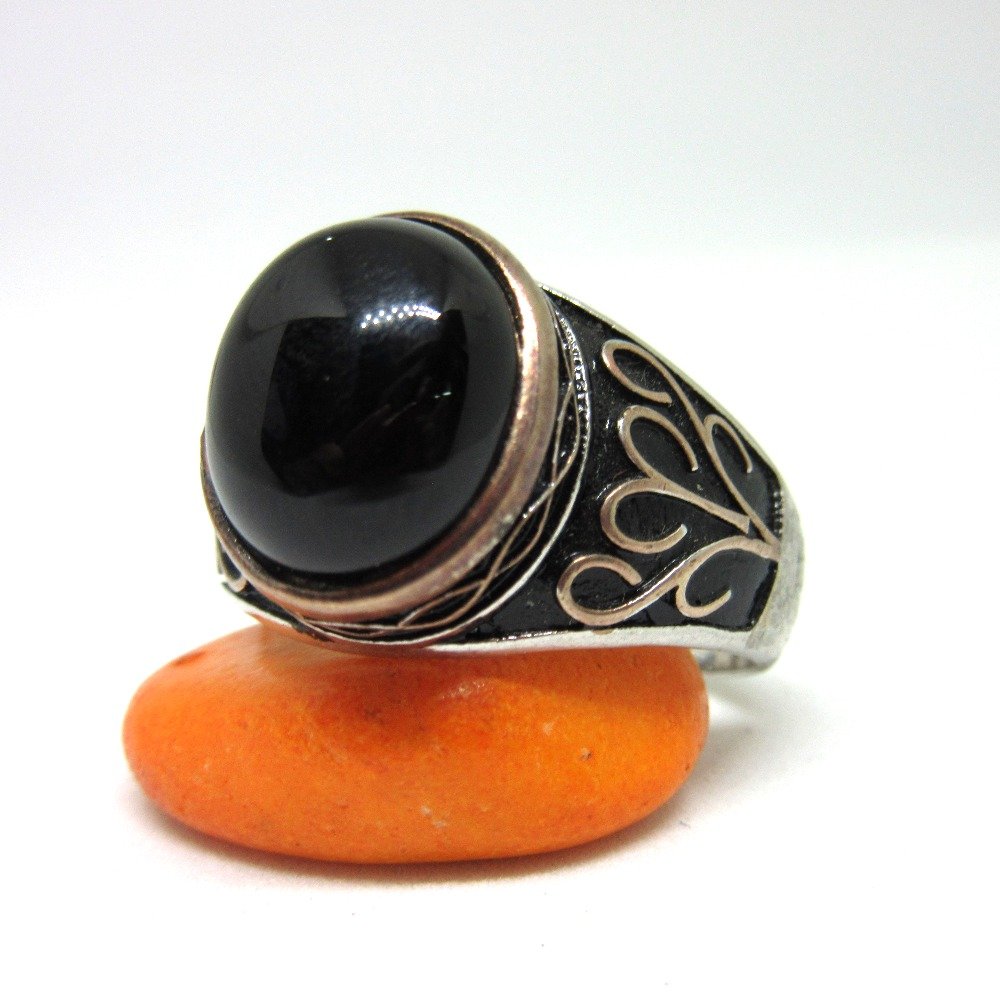 Black Onyx Claw Sides Silver Ring | Boutique Ottoman Exclusive