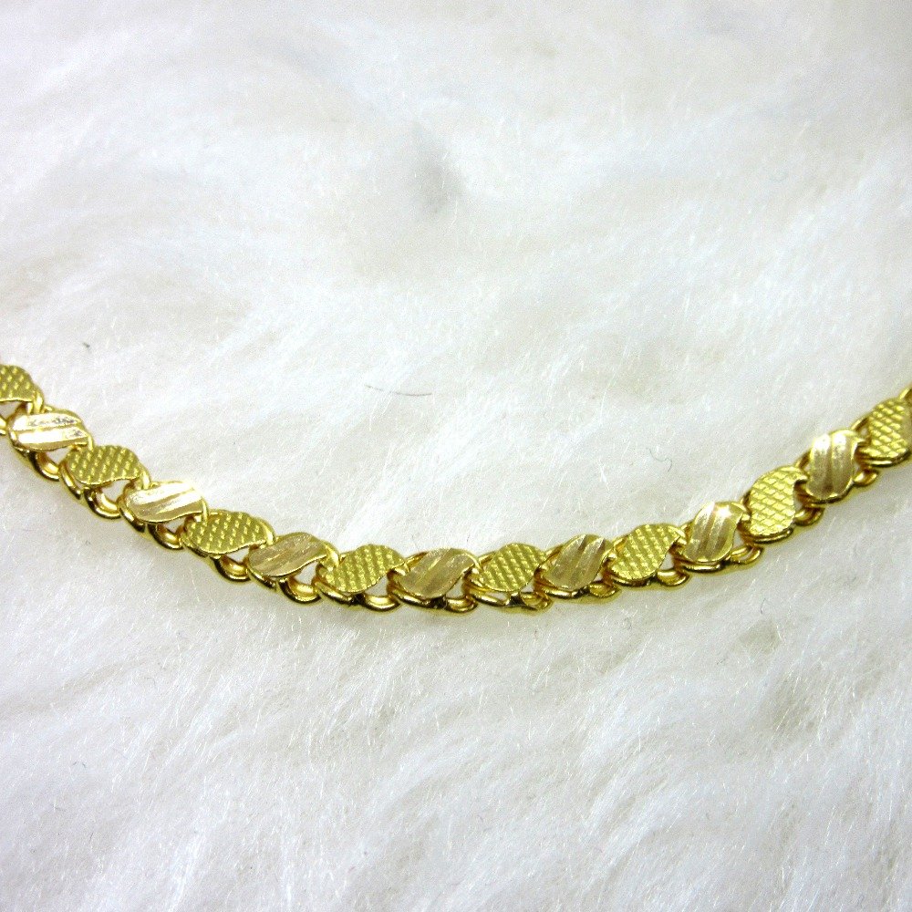 Gold classic chain