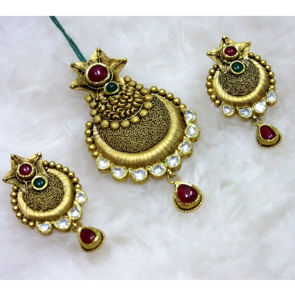 Antique moon shape designer jadtar pendent set