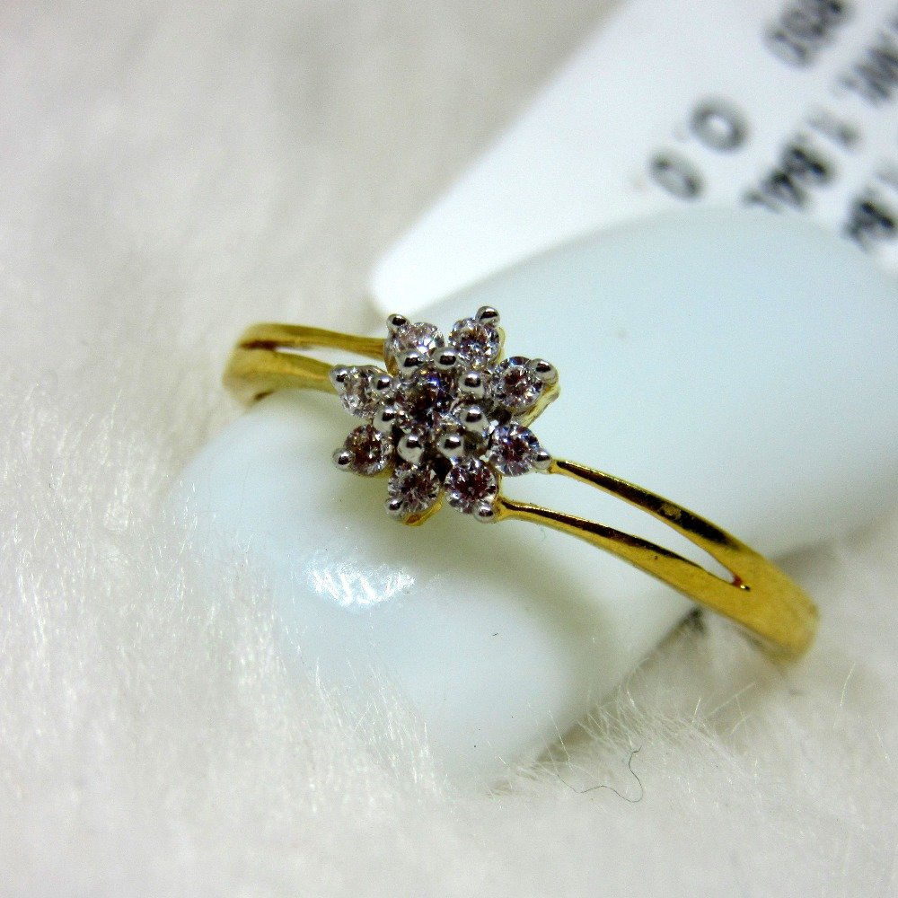 Delicate flower linked two lines ring