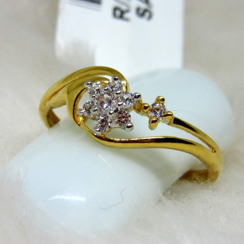 Clustered charming diamond ring