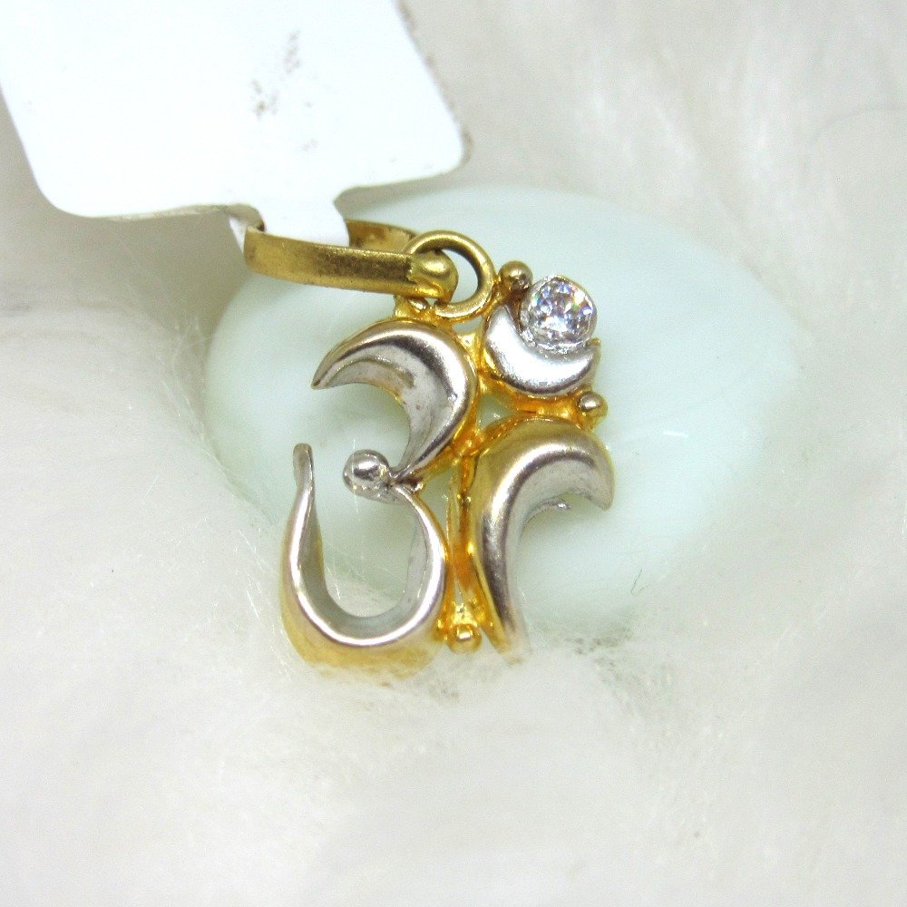 Om logo pendent