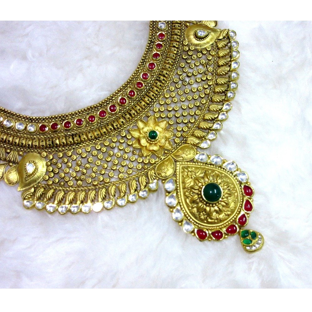 22k gold jadtar bridal set