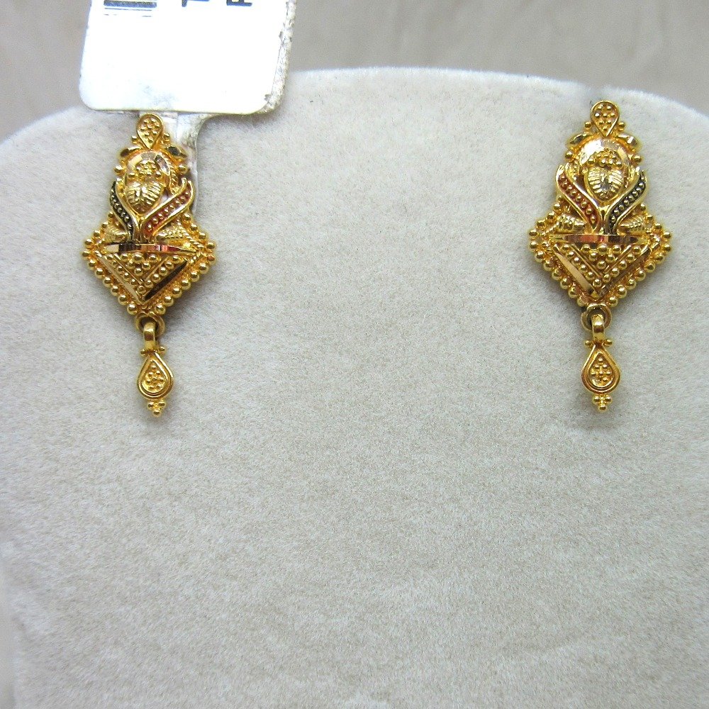 Gold indo culcutti earring