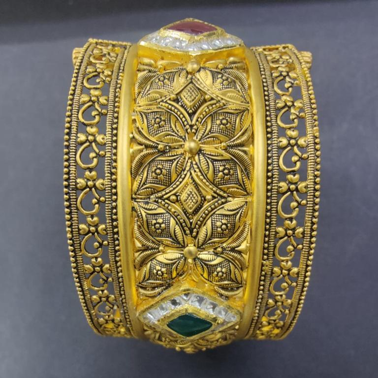 GOLD JADTAR DESIGNER UNIQUE BANGLES