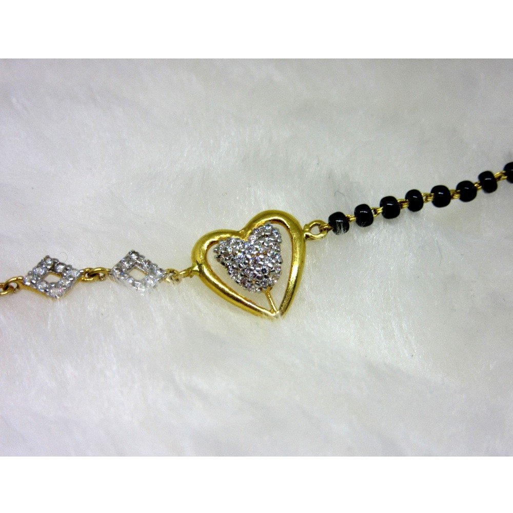 Gold Ms Black Moti Heart Shape Ledies Bracelet