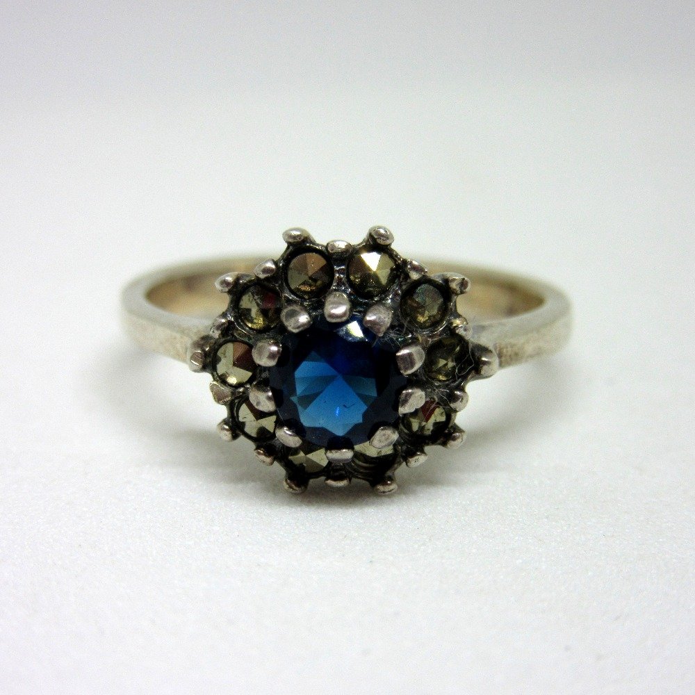 Vintage Sapphire & Diamond 18ct White Gold Cluster Ring – Ellibelle  Jewellery
