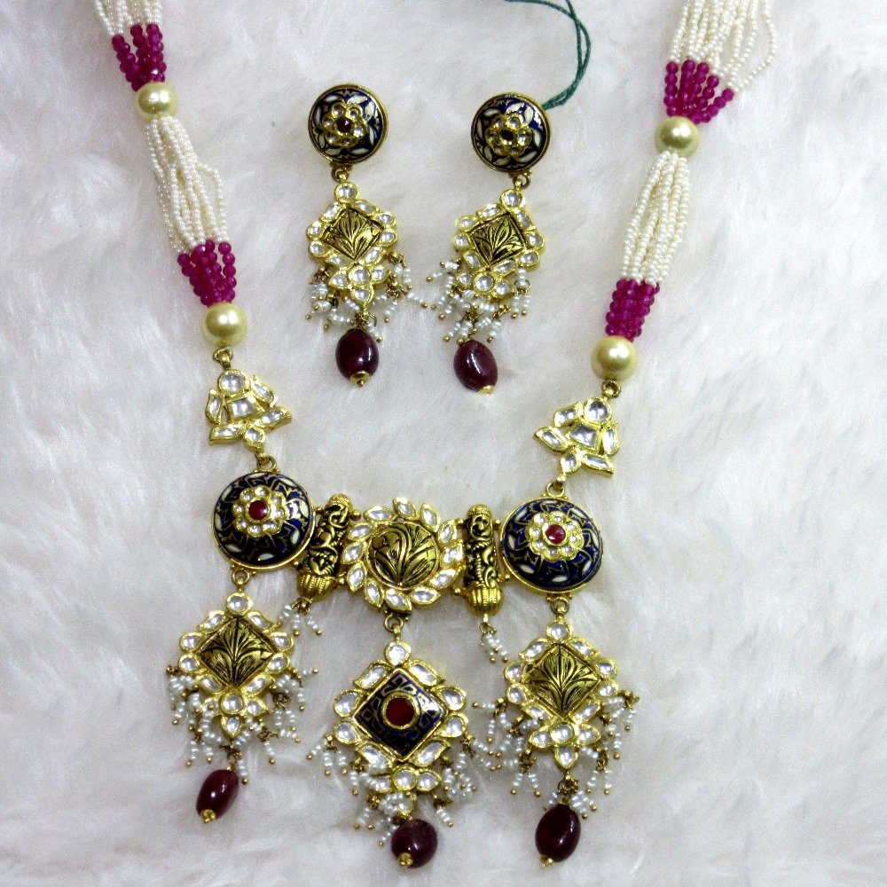 Gold moti mala dokiya cum set with tops