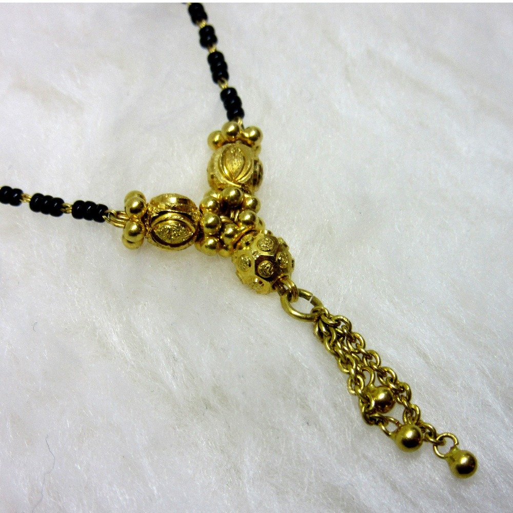 Gold dailywear mangalsutra dokiya